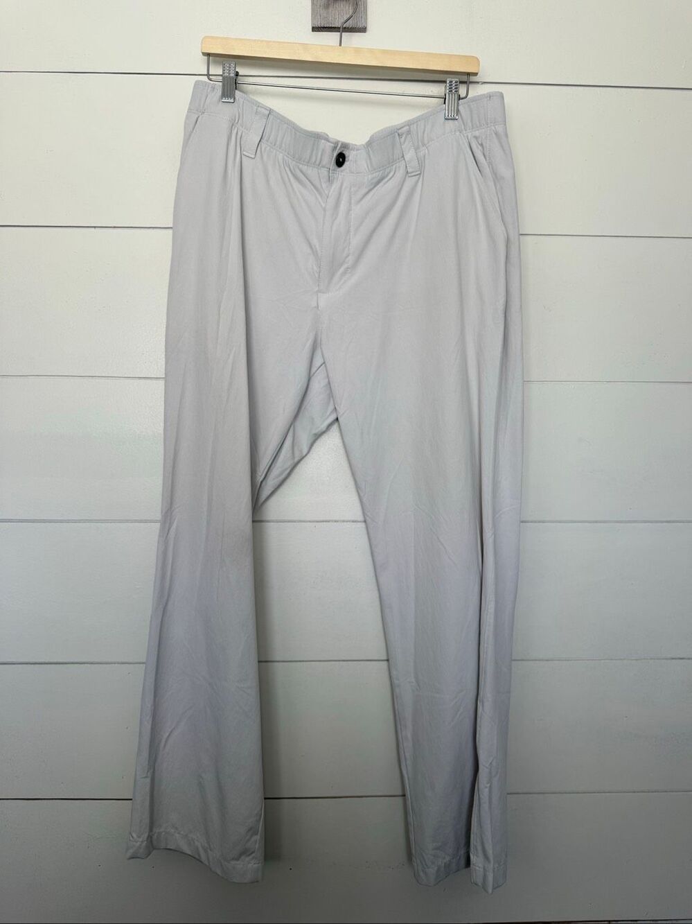 Under Armour Men’s 40x 30 Light Grey Pants Athletic Dress